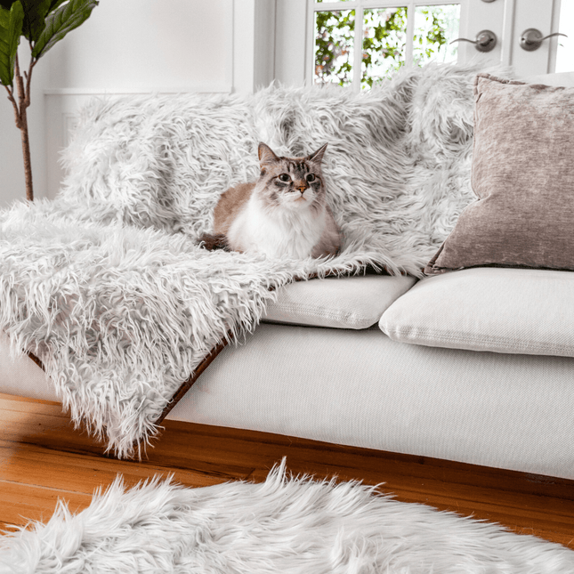CatNap™ Anti-Scratch & Waterproof Throw Blanket - Grey