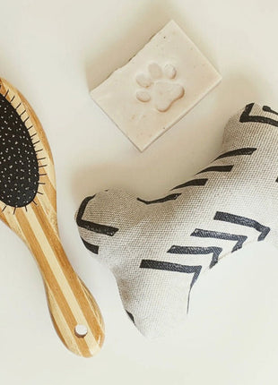 Two-Sided Pet Brush – Bristle & Wire for Shedding & Detangling