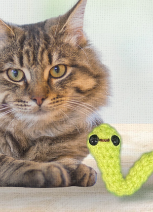 Noodle the inchworm | lightweight cat toy