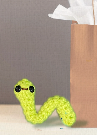 Noodle the inchworm | lightweight cat toy