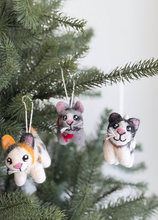 Felt Cat Ornament – Calico, Gray Tabby & Tuxedo 😺✨