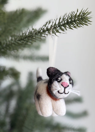 Felt Cat Ornament – Calico, Gray Tabby & Tuxedo 😺✨