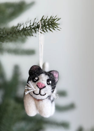 Felt Cat Ornament – Calico, Gray Tabby & Tuxedo 😺✨