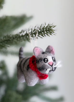 Felt Cat Ornament – Calico, Gray Tabby & Tuxedo 😺✨