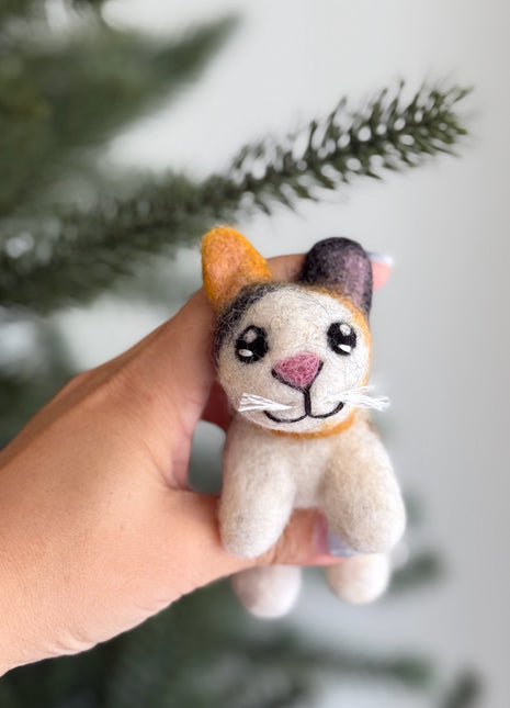 Felt Cat Ornament – Calico, Gray Tabby & Tuxedo 😺✨