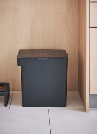 Airtight Pet Food Container - Two Sizes
