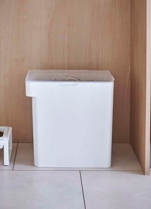 Airtight Pet Food Container - Two Sizes