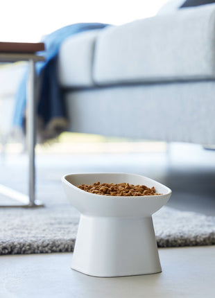 Tilted Pet Food Bowl